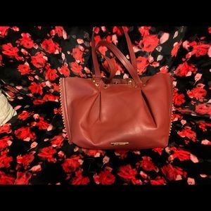 Large ladies satchel Steve Madden